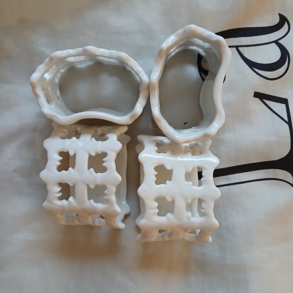Set of 4 White Oval Vintage Porcelain Napkin Rings